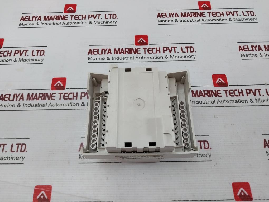 Schneider Electric TAC XENTA 401 Programmable Controller 2VA 24VAC