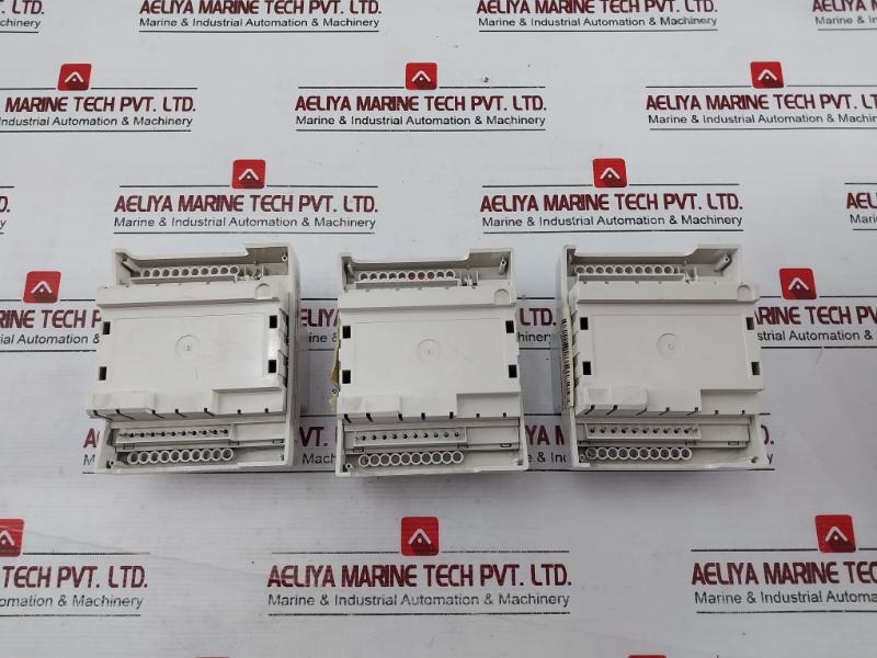 Schneider Electric Tac Xenta 411 Digital Input Module 2Va 24Vac Class 2