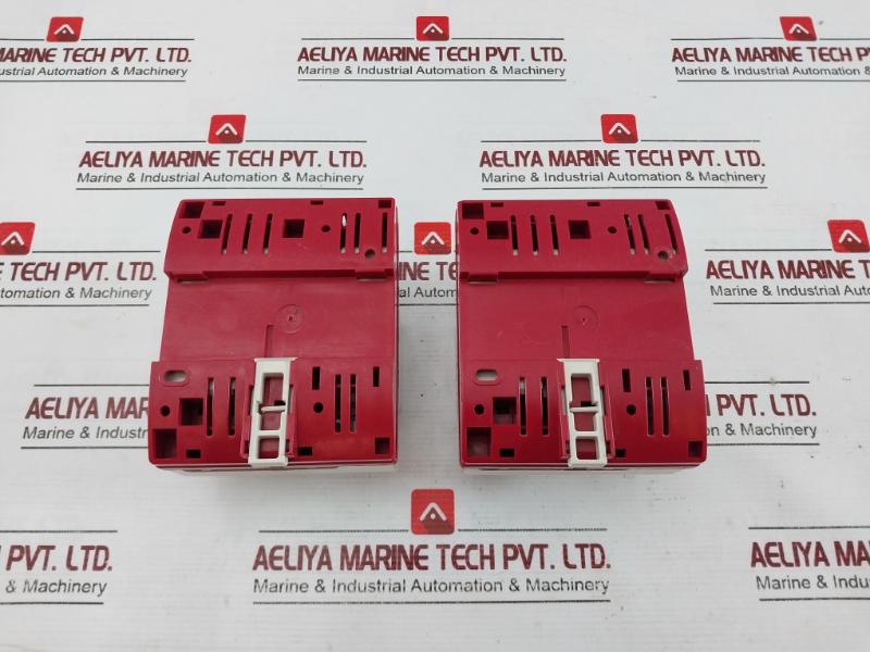 Schneider Electric Tac Xenta 421A Universal Input Module 24Vac 2A 250V Ac