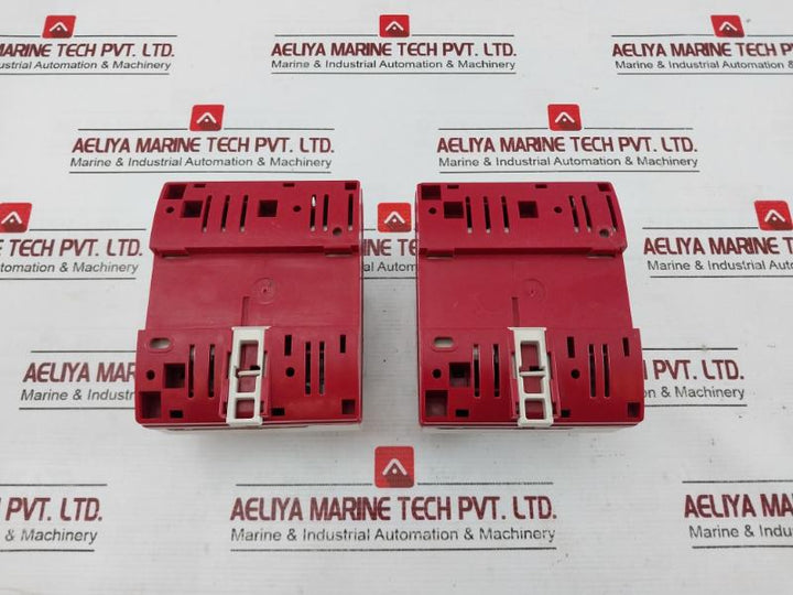 Schneider Electric Tac Xenta 421A Universal Input Module 24Vac 2A 250V Ac