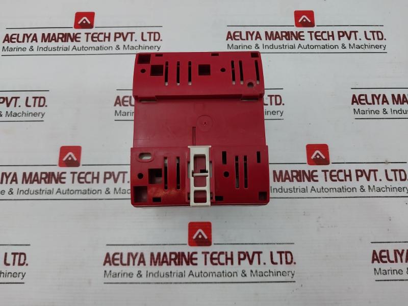 Schneider Electric Tac Xenta 421A Universal Input Module 24Vac 2A 250V Ac