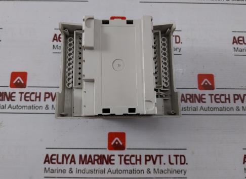 Schneider Electric Tac Xenta 421A Universal Input Module 8VA 24VAC VER: 1.14