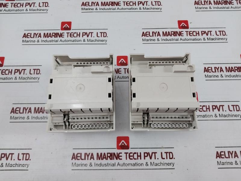 Schneider Electric Tac Xenta 451A Universal Input Module 6Va 24Vac 04Ecbee40100