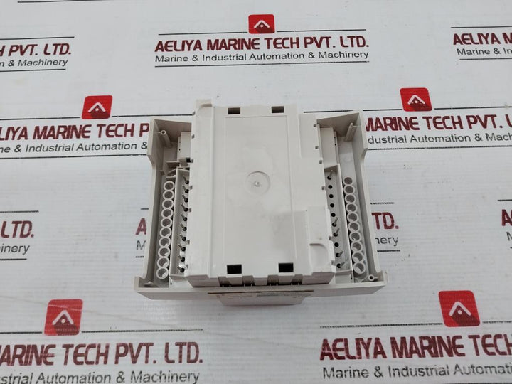 Schneider Electric Tac Xenta 511 Lonwork Network Plc Web Server 5Va 24Vac