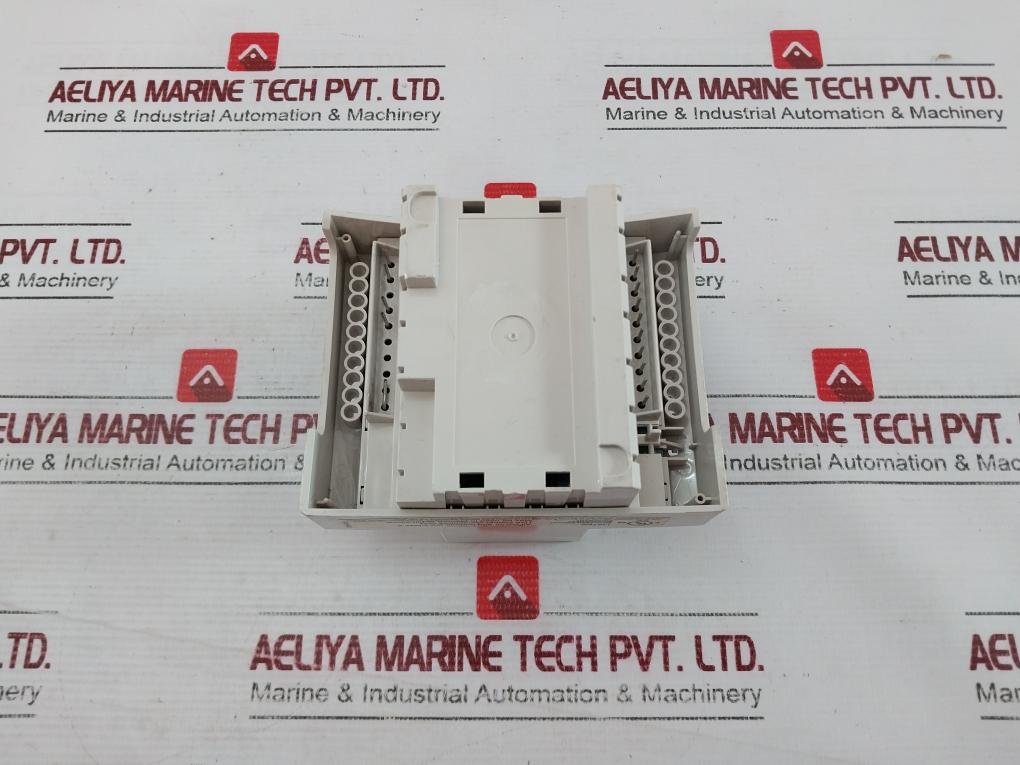 Schneider Electric Tac Xenta 511 Lonwork Network Web Server Plc 5Va 24Vac