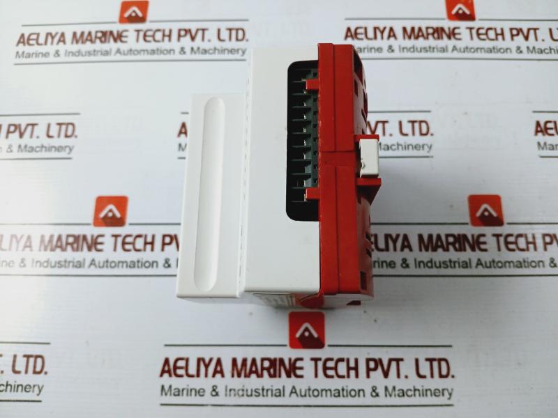 Schneider Electric Tac Xenta 913 Programmable Controller 24vac Class 2 Rs485