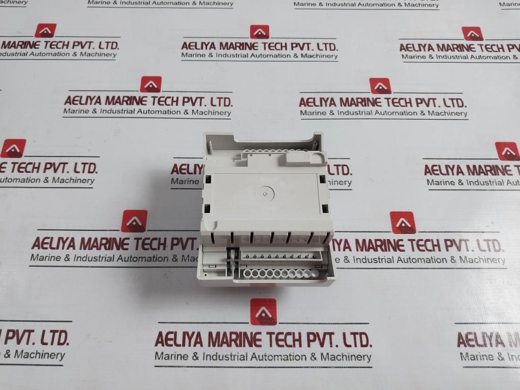 Schneider Electric TAC XENTA 913 Communication Device 5VA 24VAC