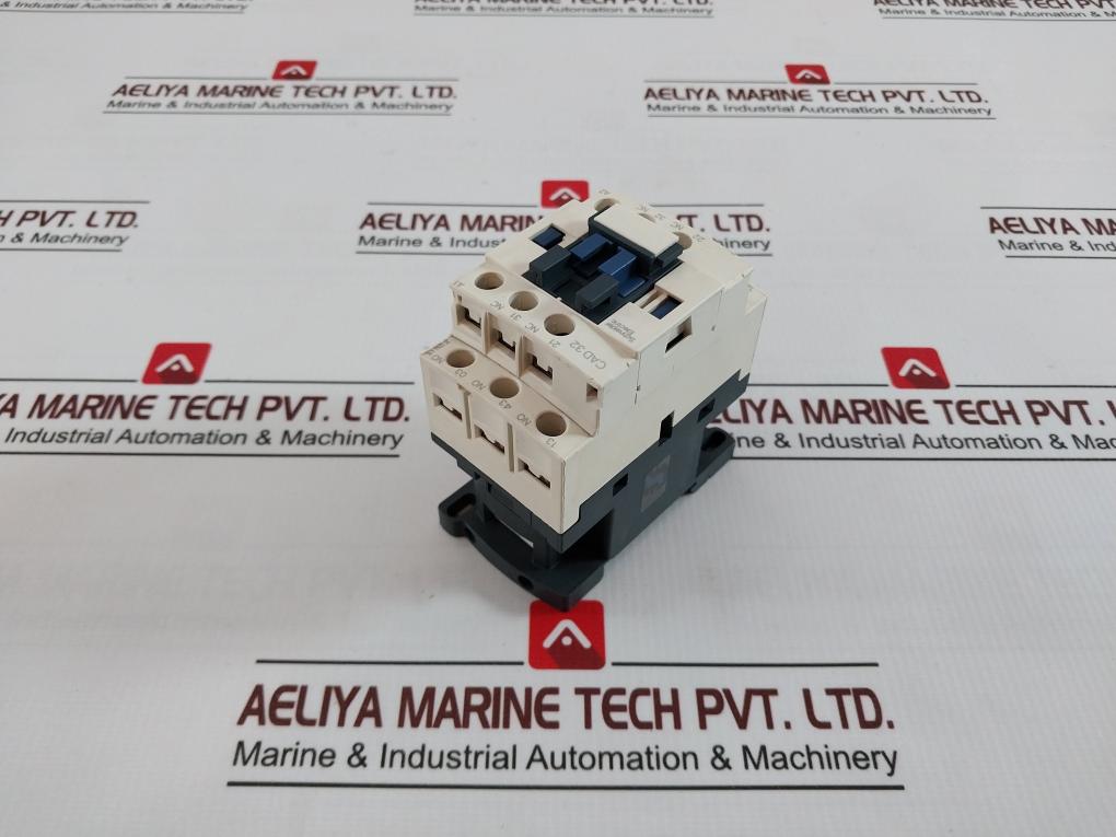 Schneider Electric/Telemecanique Cad 32 Control Relay 110V 50/60 Hz 690V