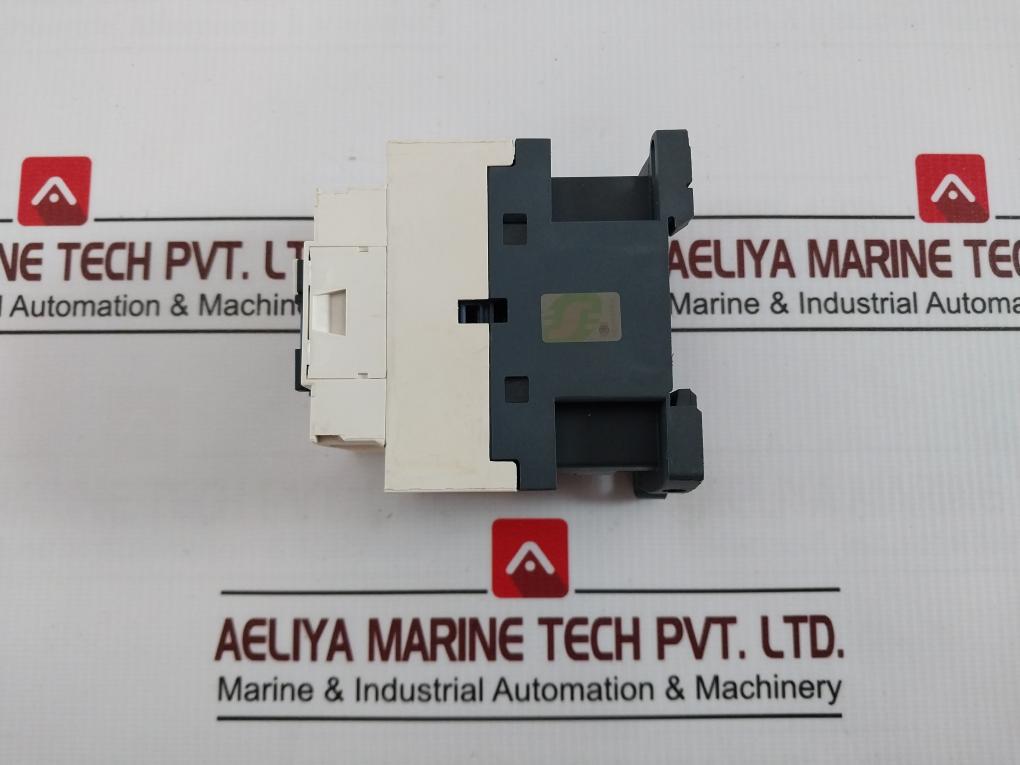 Schneider Electric/Telemecanique Cad 32 Control Relay 110V 50/60 Hz 690V