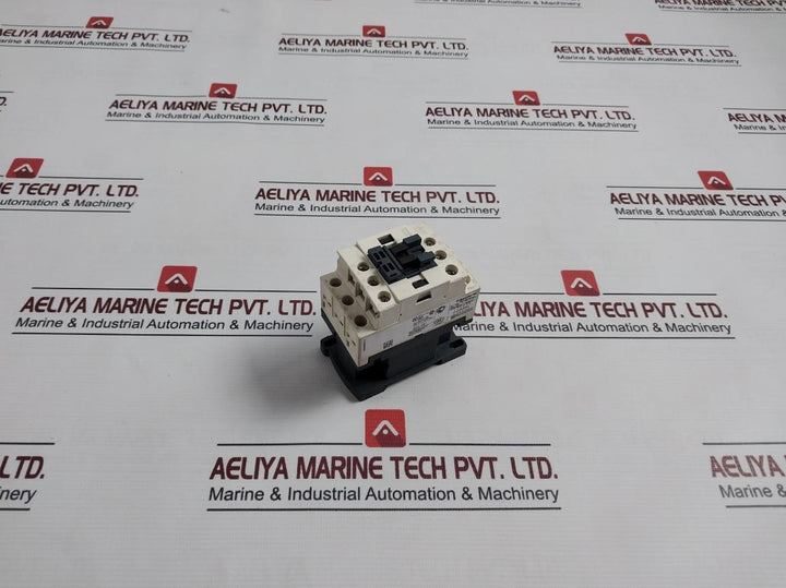 Schneider Electric/Telemecanique Cad32 Control Relay 690V 50/60Hz