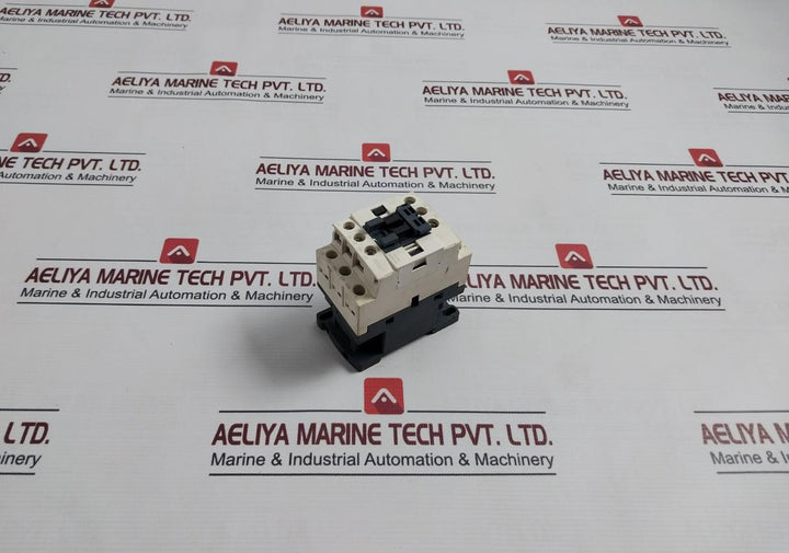 Schneider Electric/Telemecanique Cad32 Control Relay 690V 50/60Hz