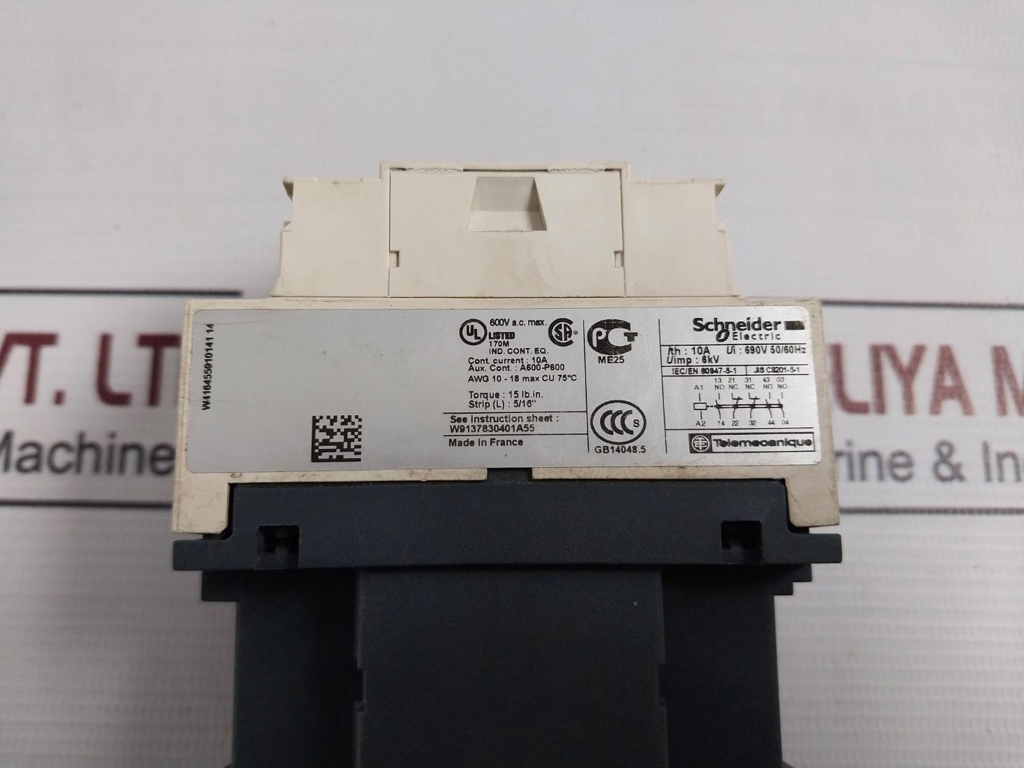 Schneider Electric/Telemecanique Cad32 Control Relay 690V 50/60Hz
