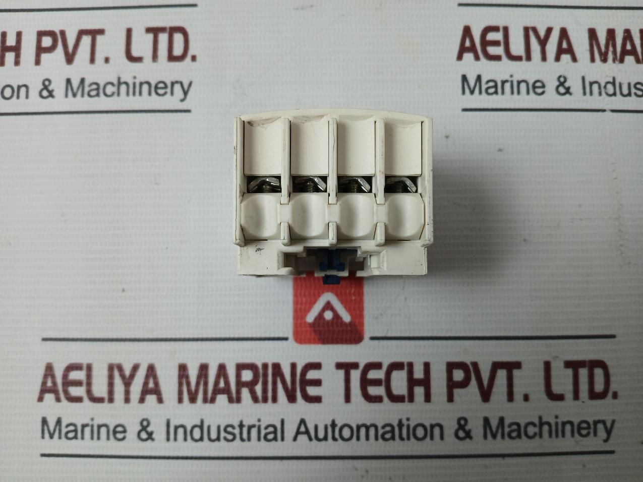 Schneider Electric/Telemecanique Ladn04 Auxiliary Contact Block 690V 10A