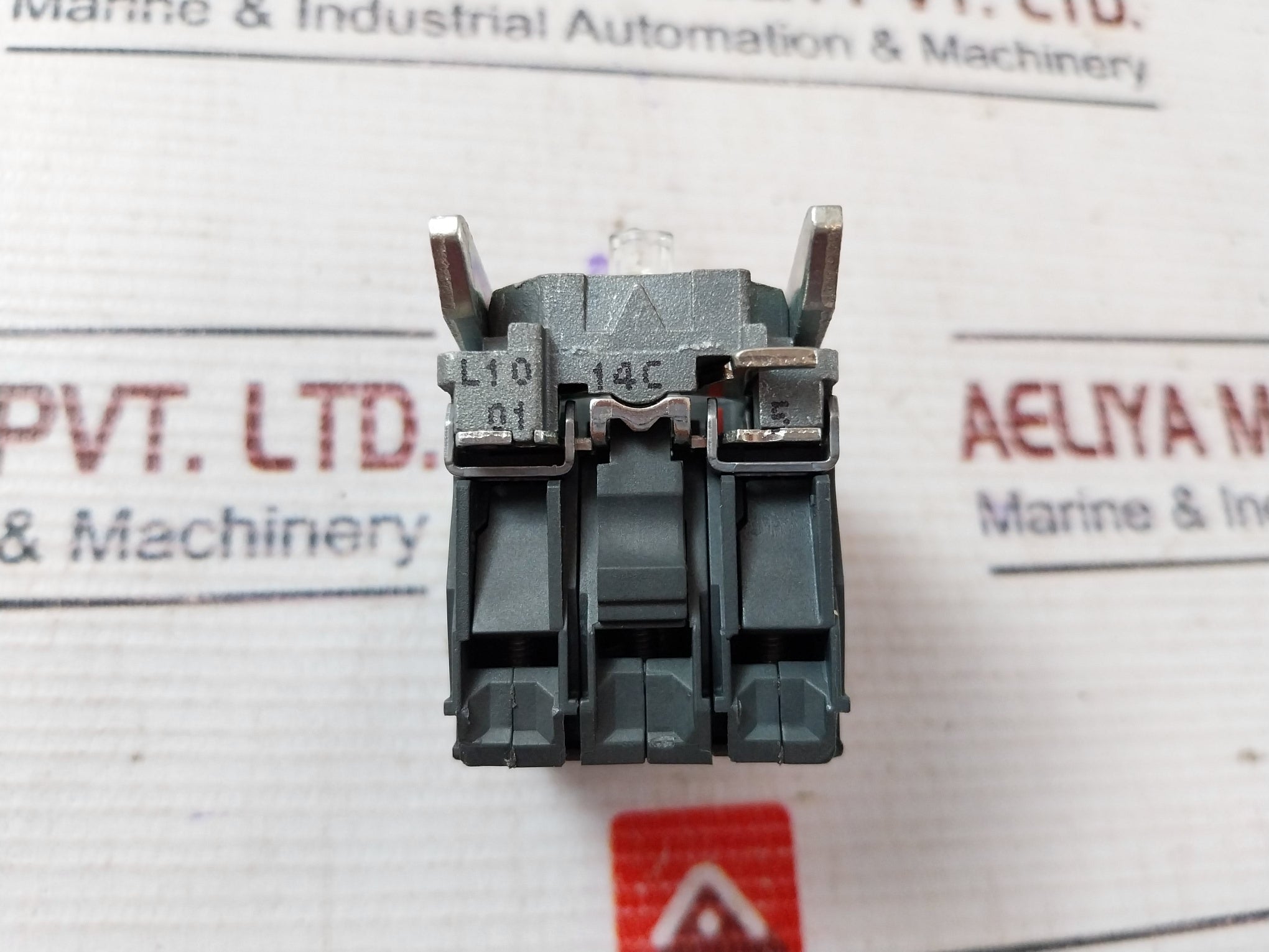 Schneider Electric Telemecanique Zb4Bw0B45 Contactor 10A