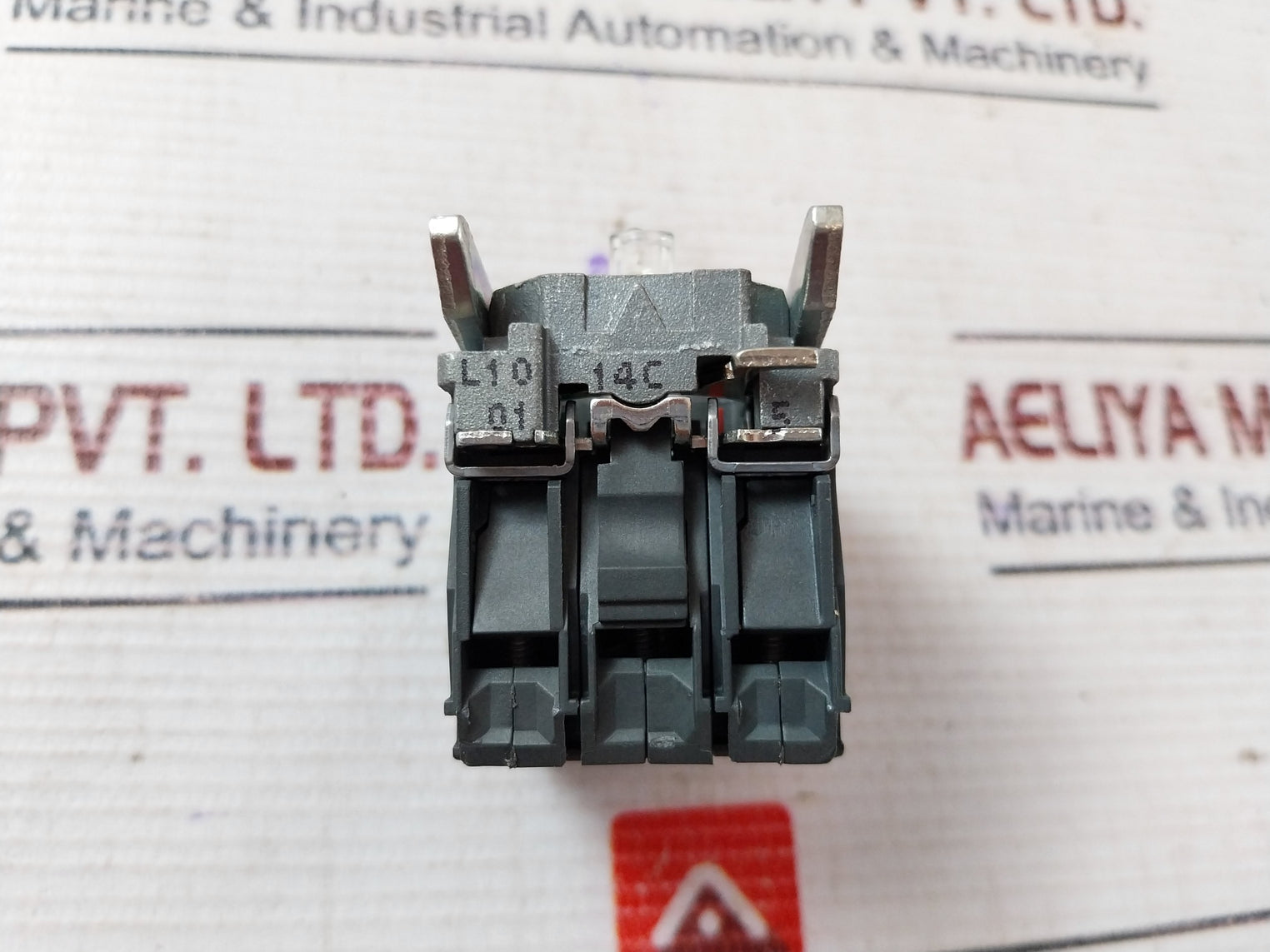 Schneider Electric Telemecanique Zb4Bw0B45 Contactor 10A