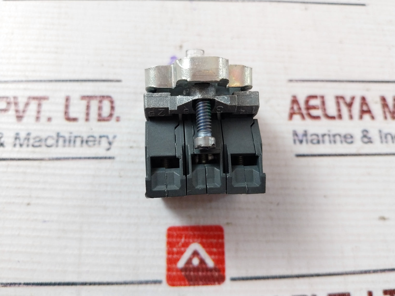 Schneider Electric Telemecanique Zb4Bw0B45 Contactor 10A