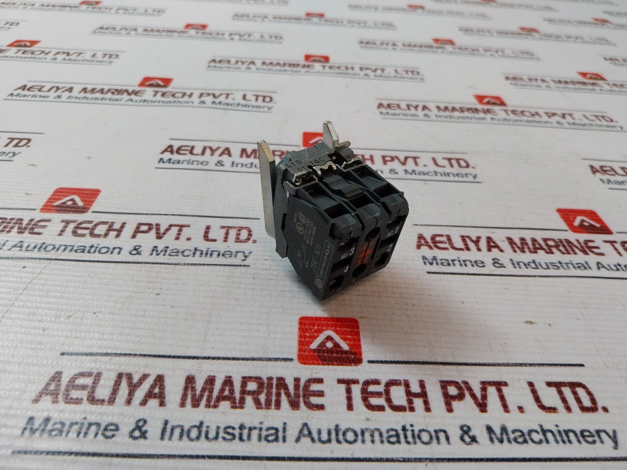 Schneider Electric Telemecanique Zb4Bw0B45 Contactor 10A