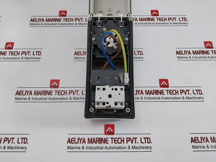 Schneider Electric Unika Interlocked Socket 200-250V/Ip65 83092