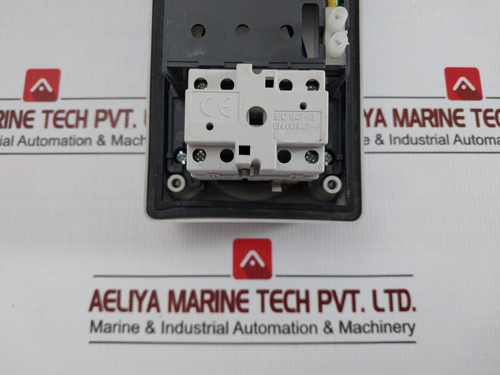 Schneider Electric Unika Interlocked Socket 200-250V/Ip65 83092