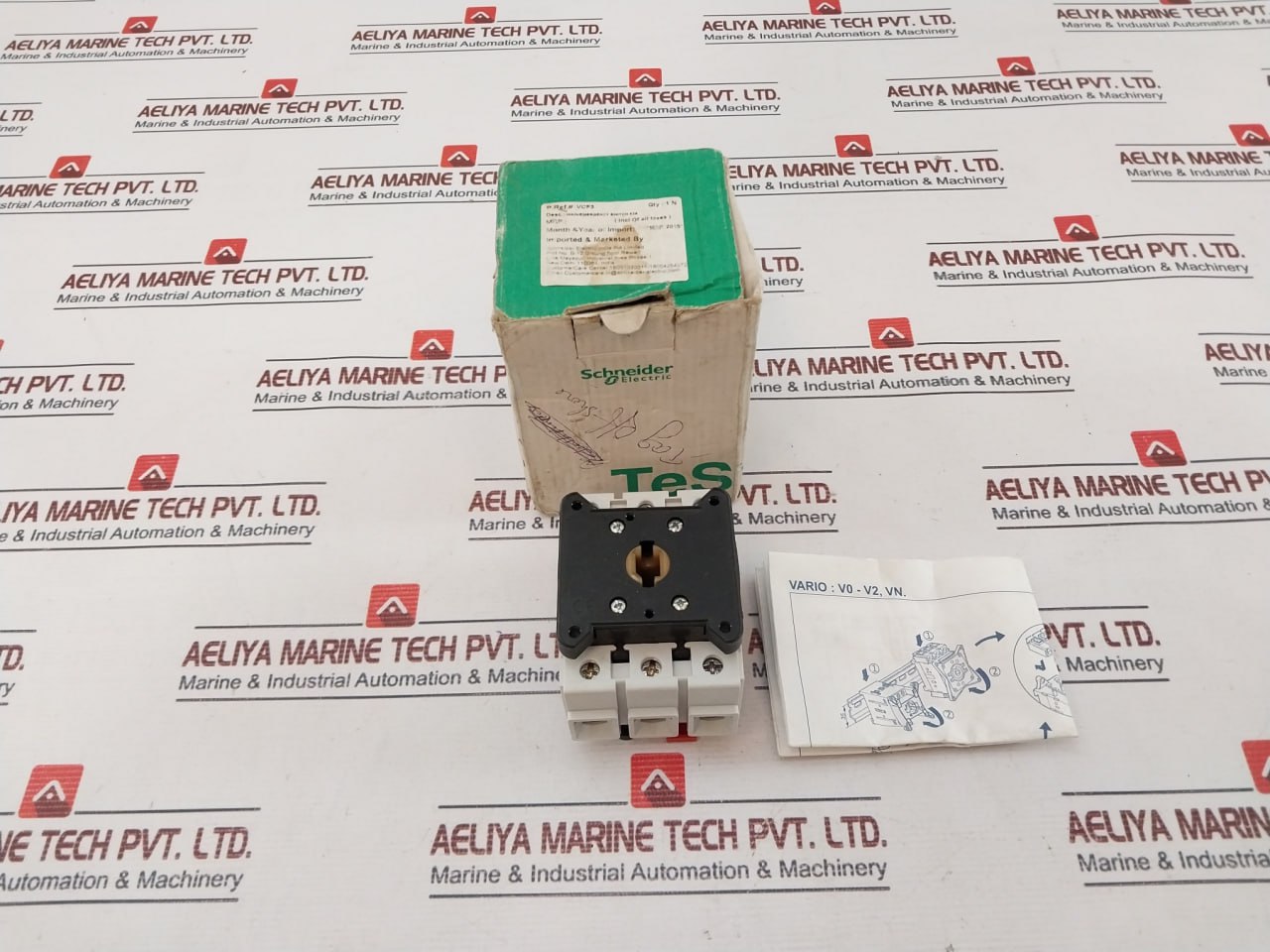 Schneider Electric V 3 Pole Isolator Load