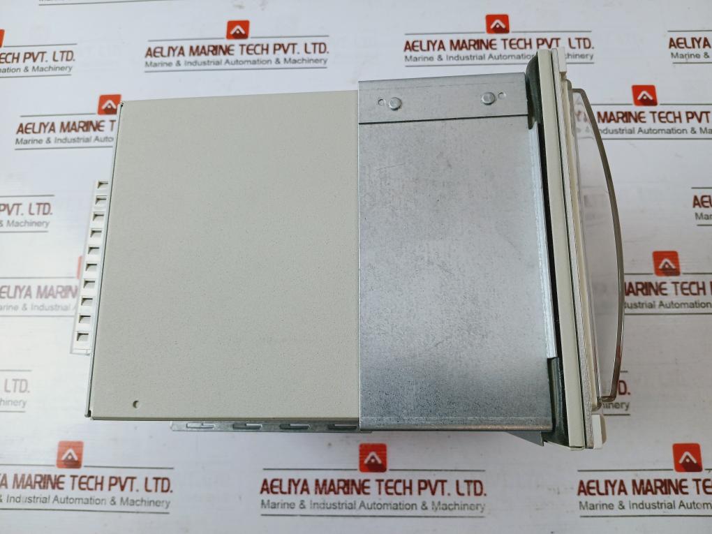 Schneider Electric Vamp 265 Protection Relay Vy264A 100/110V 1A In 40-265Vac/Dc