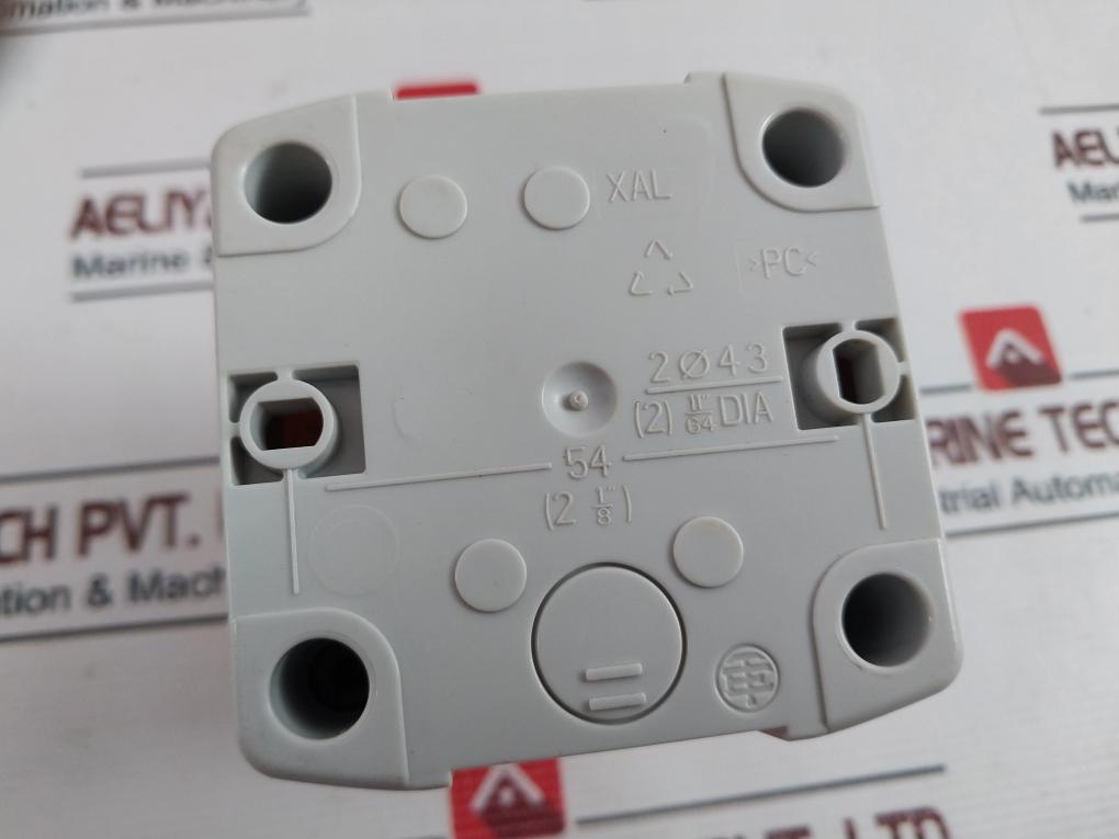 Schneider Electric Xalk01 Enclosure Push Button 240V 3A