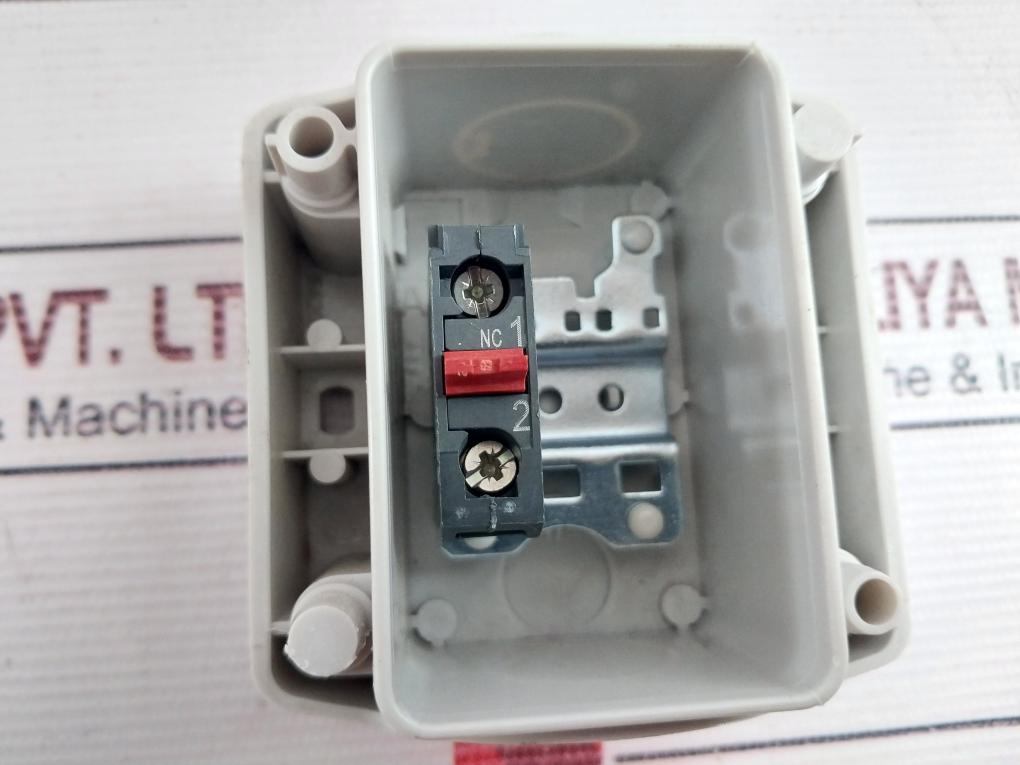 Schneider Electric Xalk01 Enclosure Push Button 240V 3A