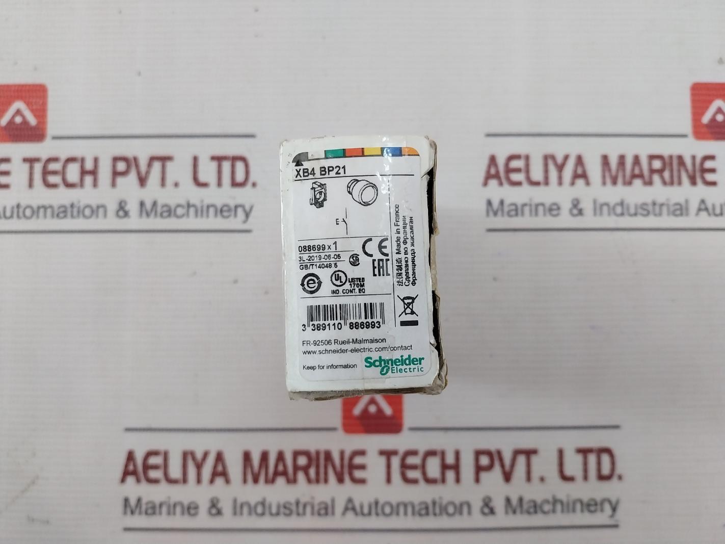 Schneider Electric Xb4 Bp21 Complete Push Button Black 1 N/O