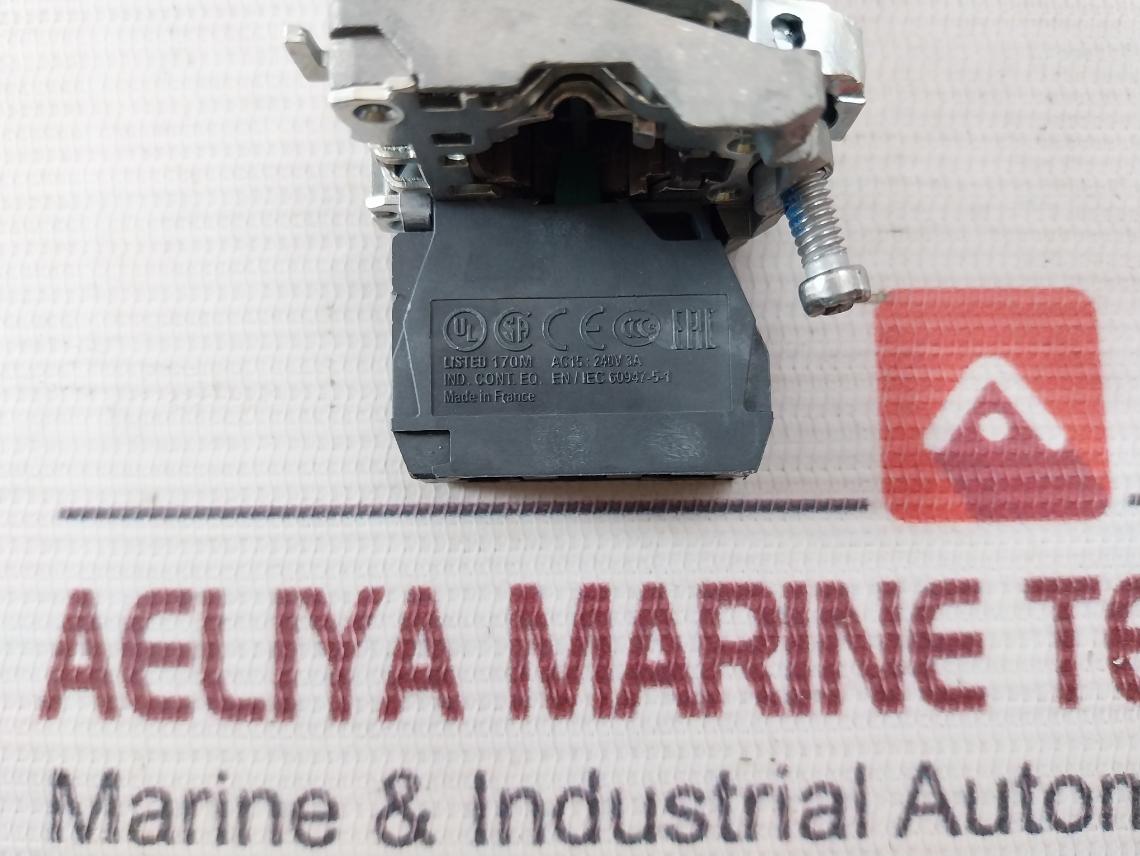 Schneider Electric Xb4 Bp21 Complete Push Button Black 1 N/O