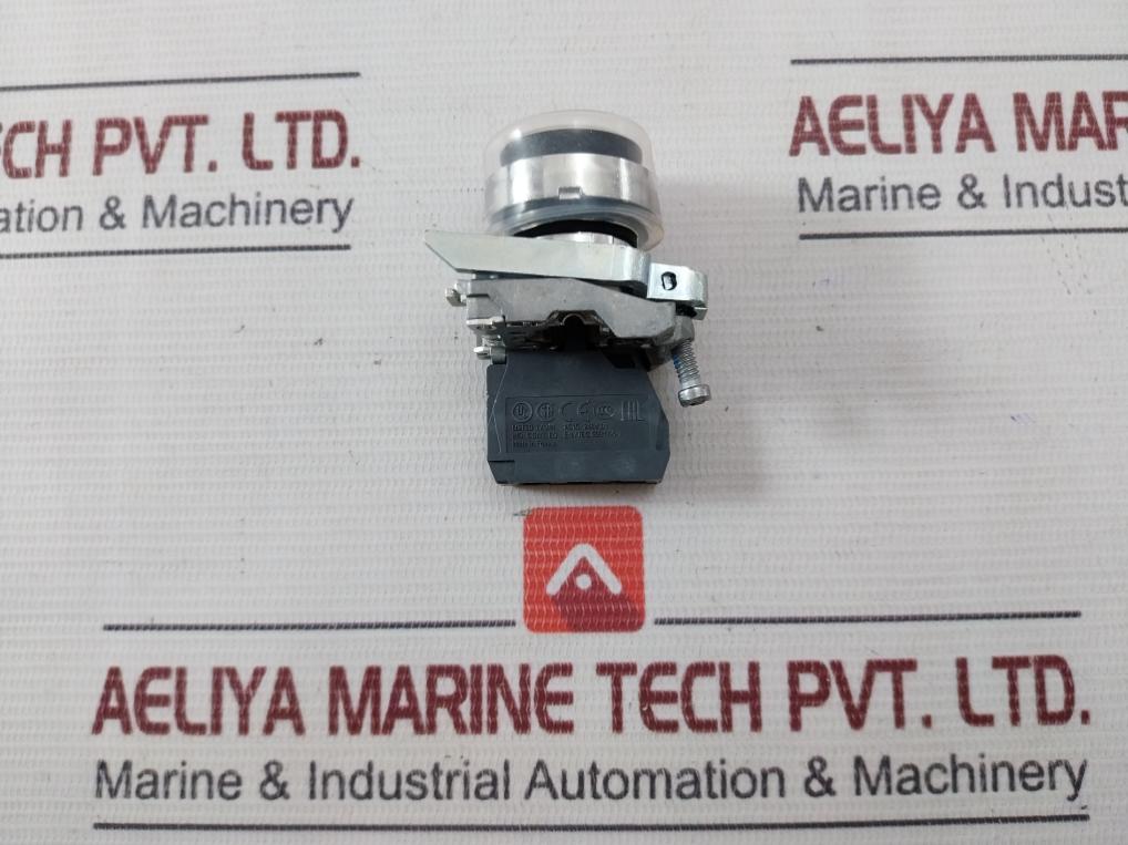 Schneider Electric Xb4 Bp21 Complete Push Button Black 1 N/O