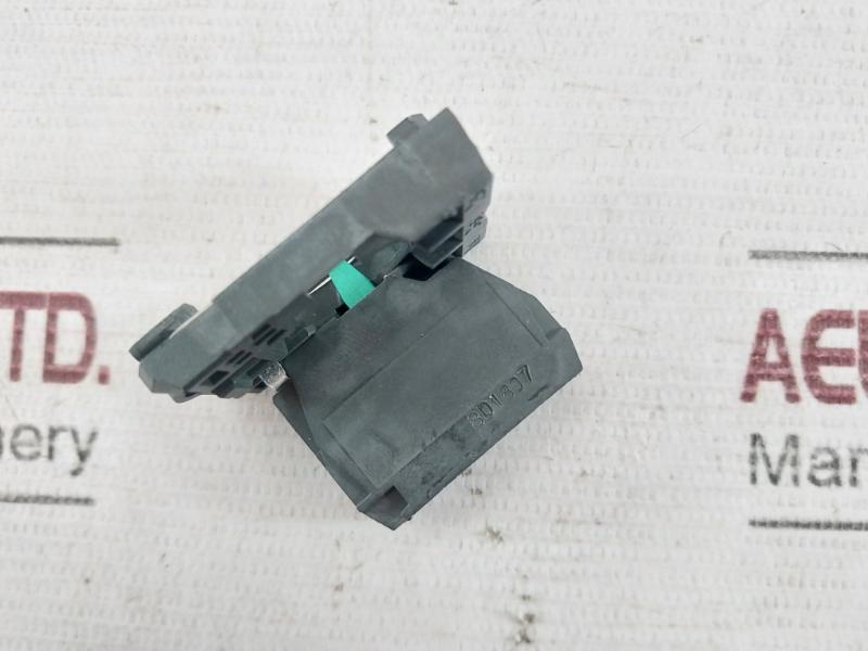 Schneider Electric Xb5Aa61N Push Button Spring Return 240V 3A 10A Zbe-101N