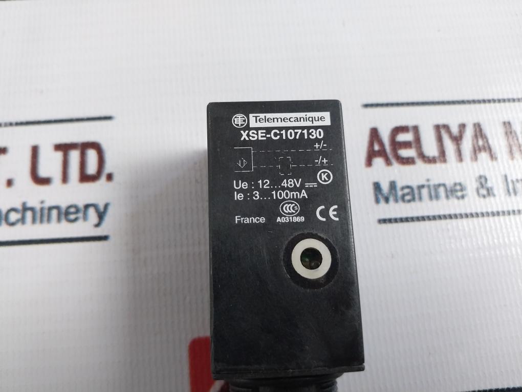 Schneider Electric Xsec107130 Inductive Proximity Switch Sensor