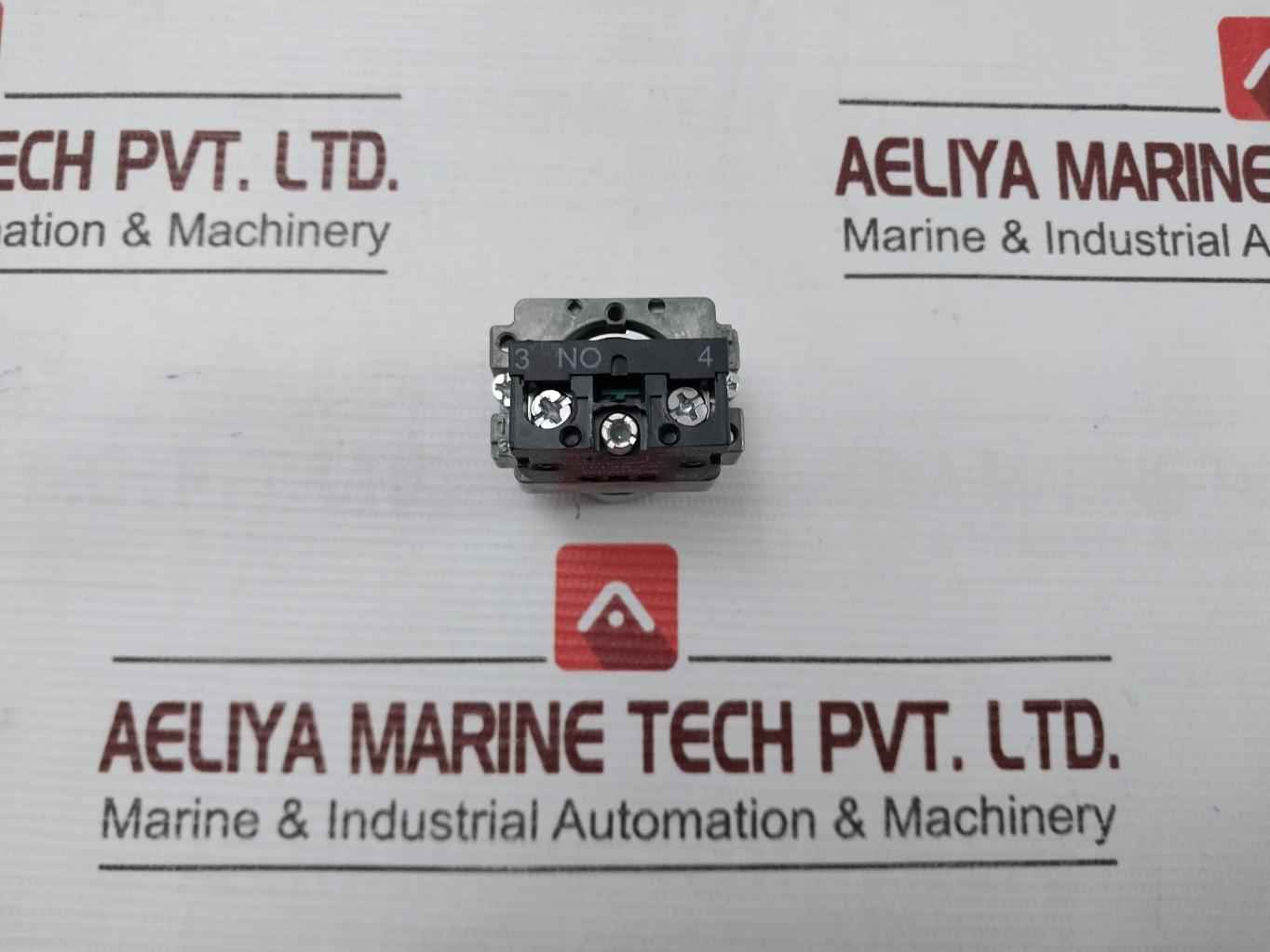 Schneider Electric Zb2-be101C Push Button 10A 600V 6Kv