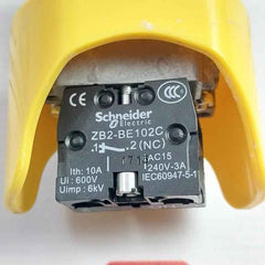 Schneider Electric Zb2-be102C Emergency Mushroom Stop Push Button 600V 10A