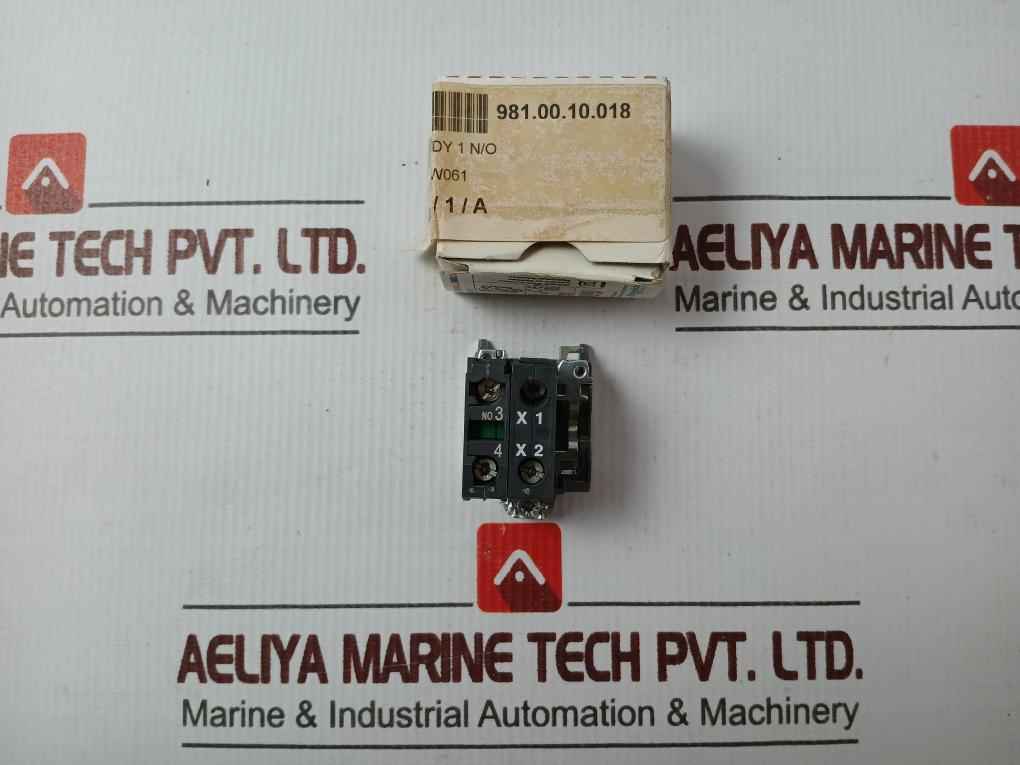 Schneider Electric Zb4 Bw061 Light Block With Body Fixing Collar 250V Max