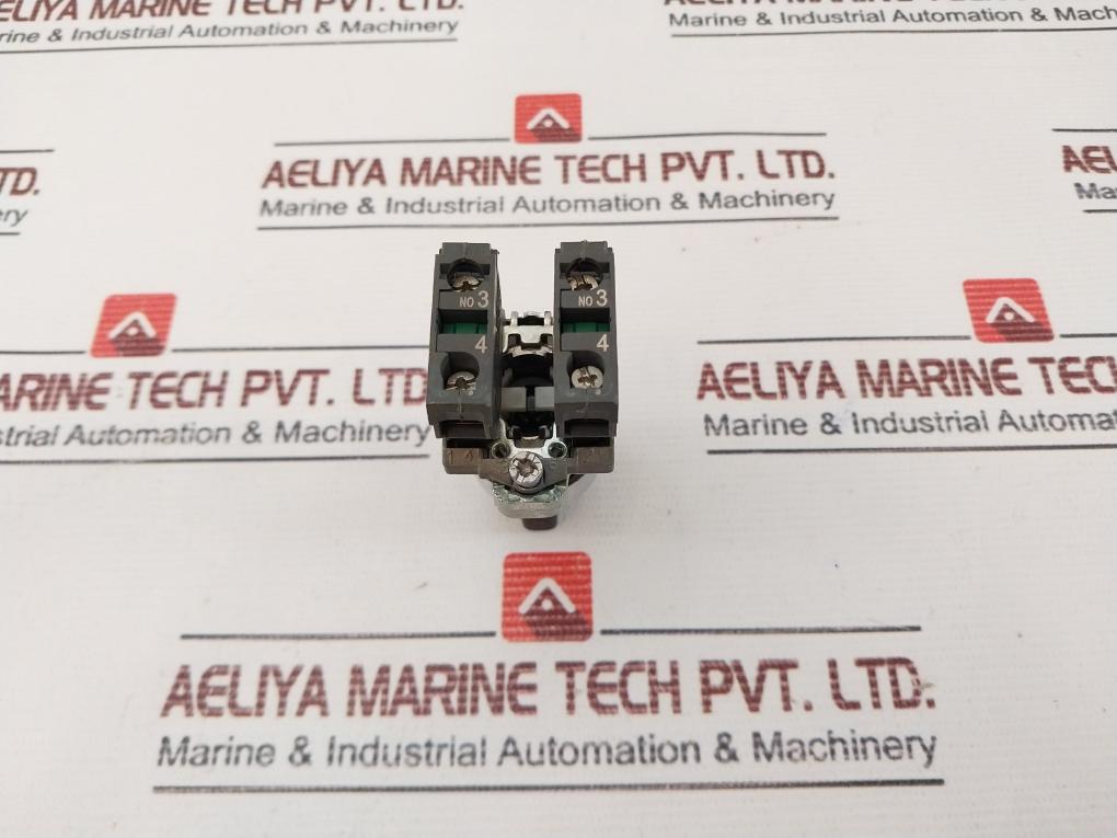 Schneider Electric Zbe-101 Rotary Switch 240V