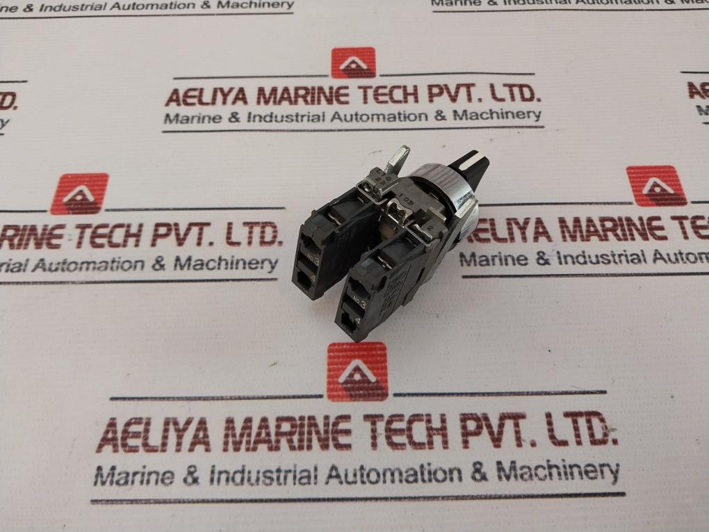 Schneider Electric Zbe-101 Selector Switch Ac15-240V 3A