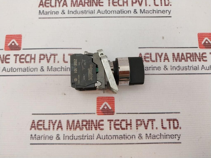 Schneider Electric Zbe-101 Selector Switch Ac15-240V 3A