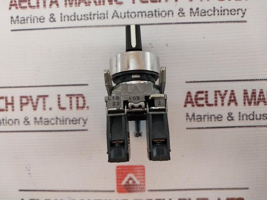 Schneider Electric Zbe-101 Selector Switch Ac15-240V 3A