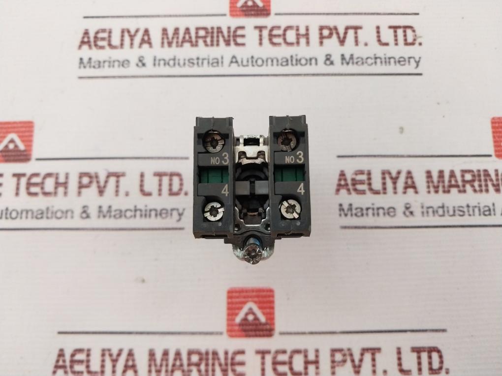 Schneider Electric Zbe-101 Selector Switch Ac15-240V 3A