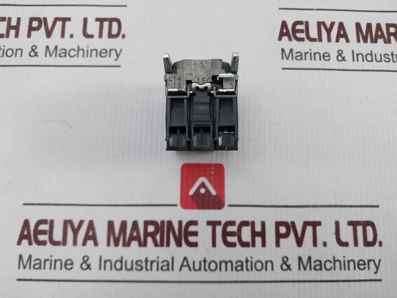 Schneider Electric Zbe-101 Start Green Push-button 240V 3A