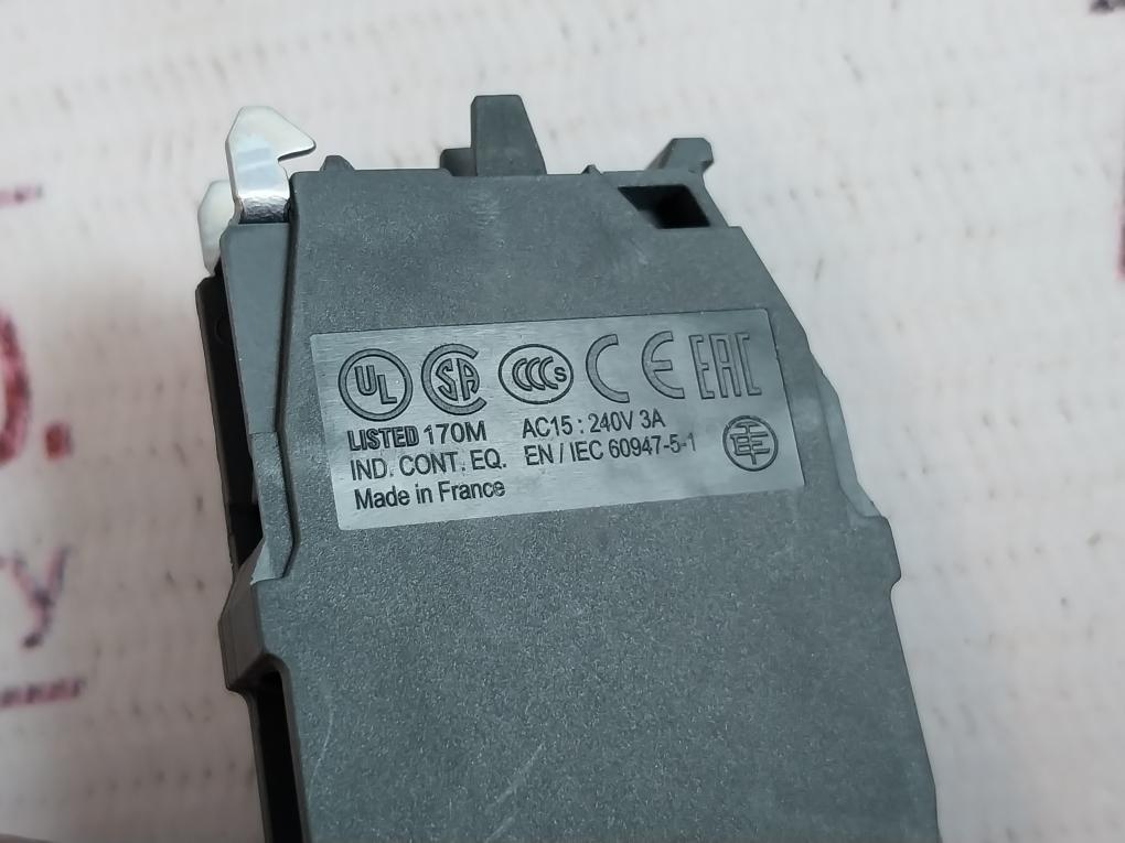 Schneider Electric Zbe 205 Contact Block 240V 3A