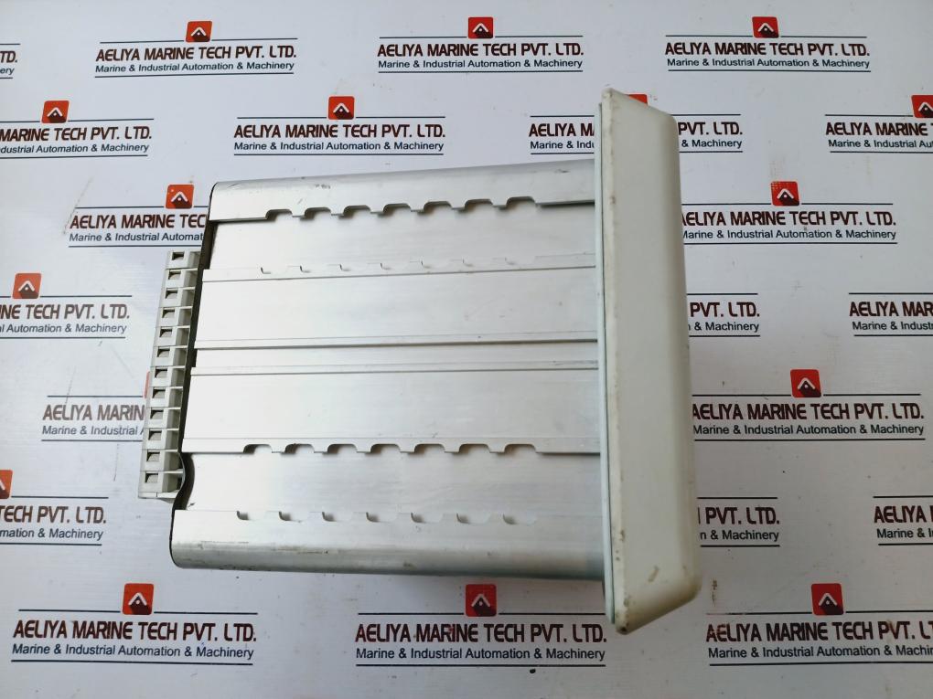 Schneider Vamp 300 Series Efficient Protection Control Manager