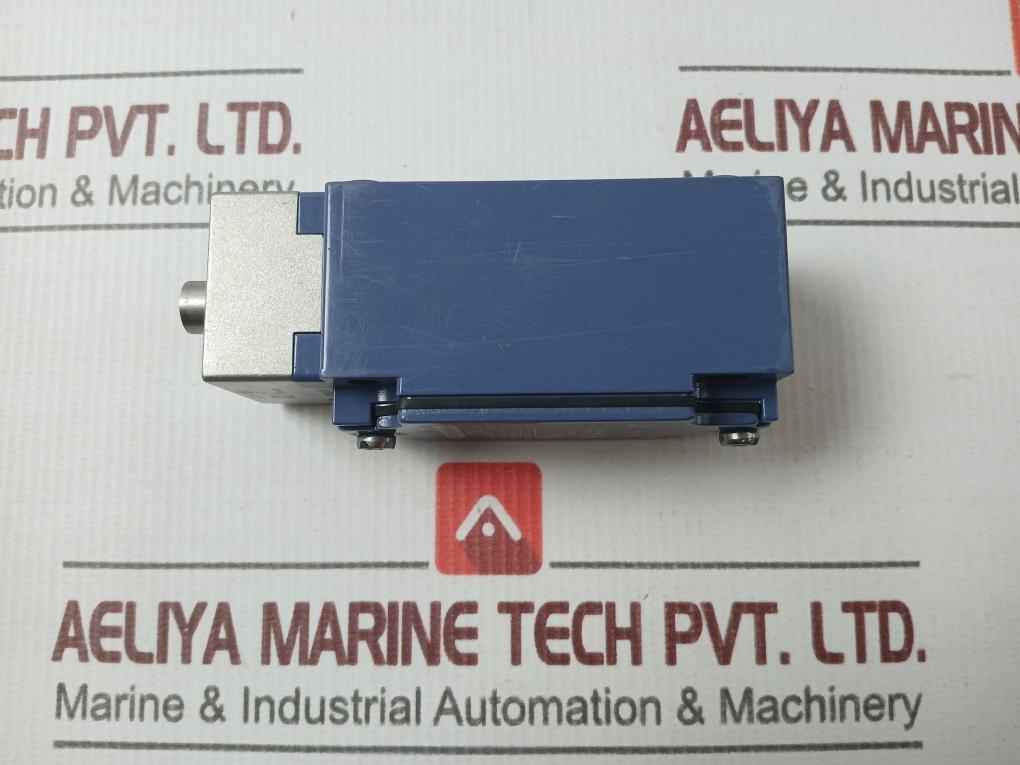 Schneider Xckj Limit Switch 3A 240V Ac,Ip66