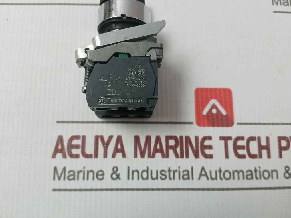 Schneider Zbe-101 Contact Block With Iec/En 60947-5-1 Selector Switch