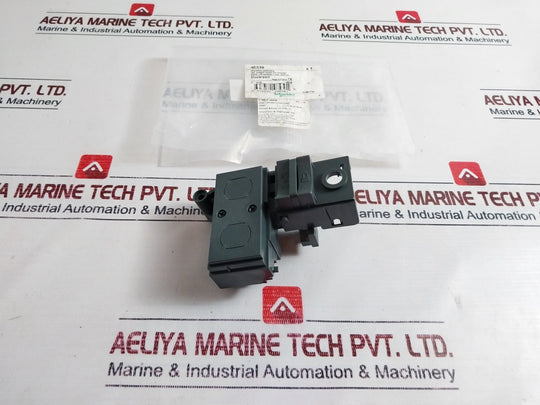 Schneider Electric 48539 Off Position Padlocking P-14423