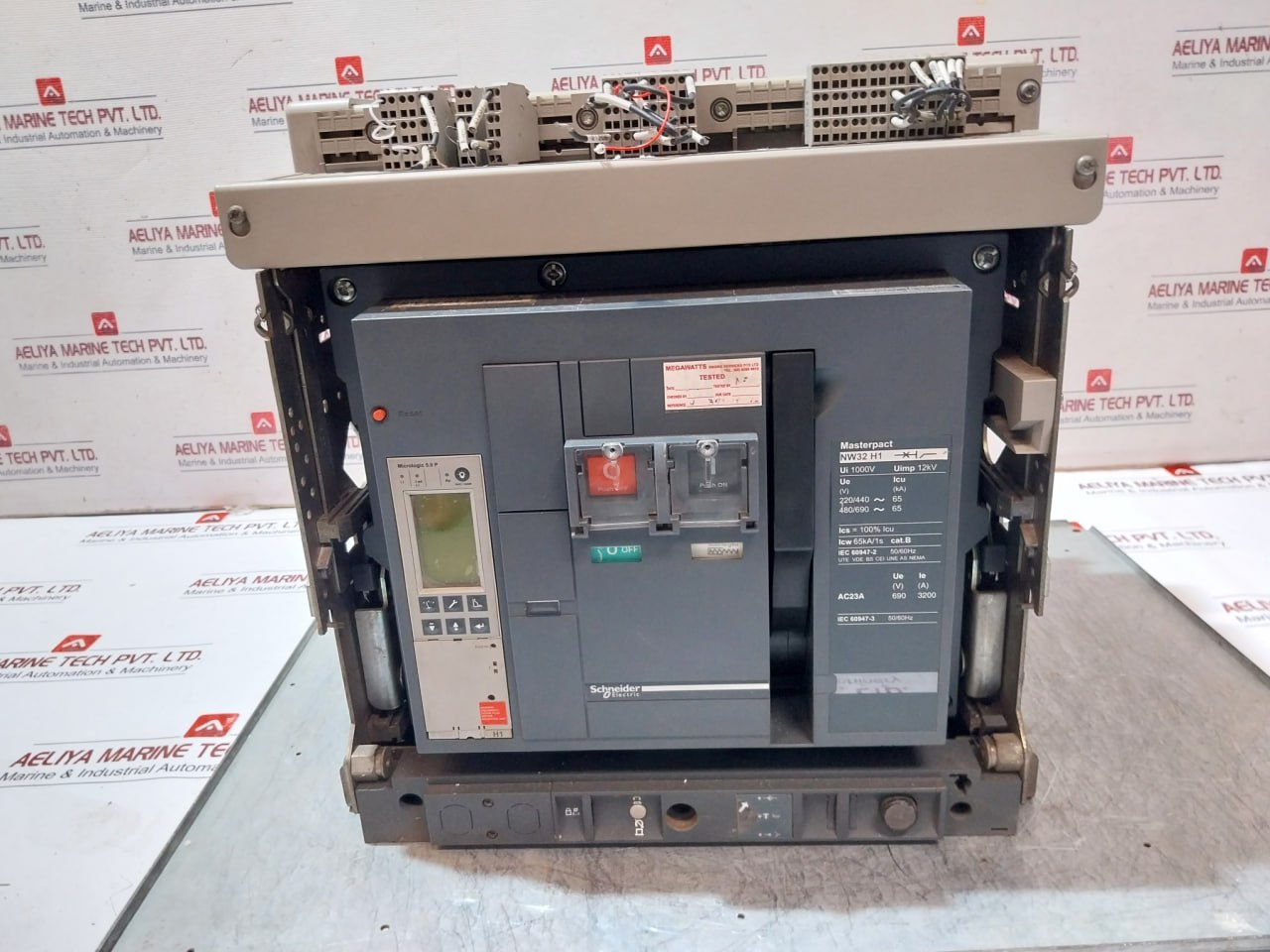 Schneider Electric Masterpact Nw32 H1 Circuit Breaker Micrologic 5.0 P 3200A