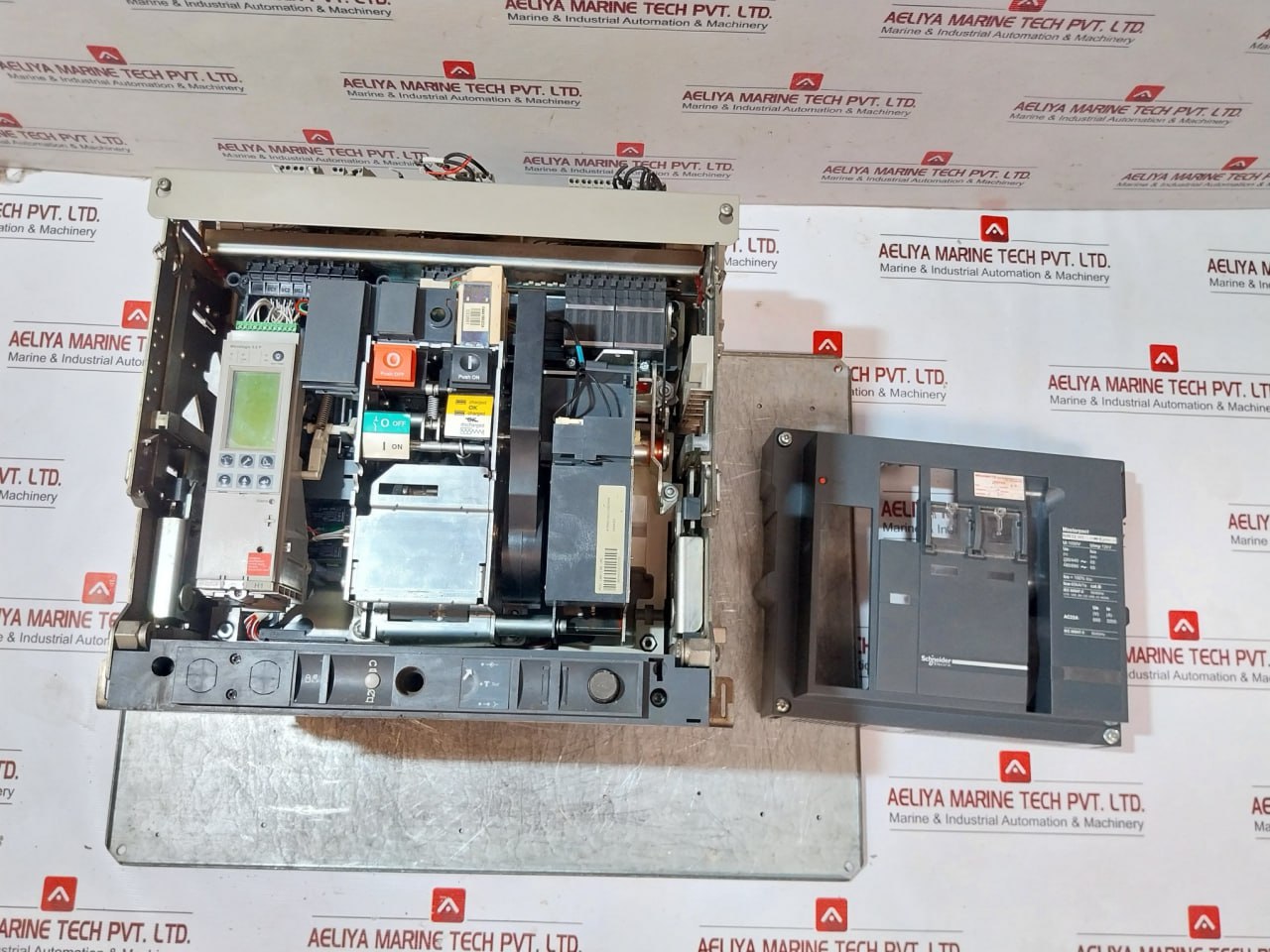 Schneider Electric Masterpact Nw32 H1 Circuit Breaker Micrologic 5.0 P 3200A