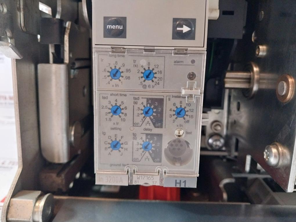 Schneider Electric Nw32 H1 3P Masterpact Circuit Breaker Trip Unit 1000V 12Kv