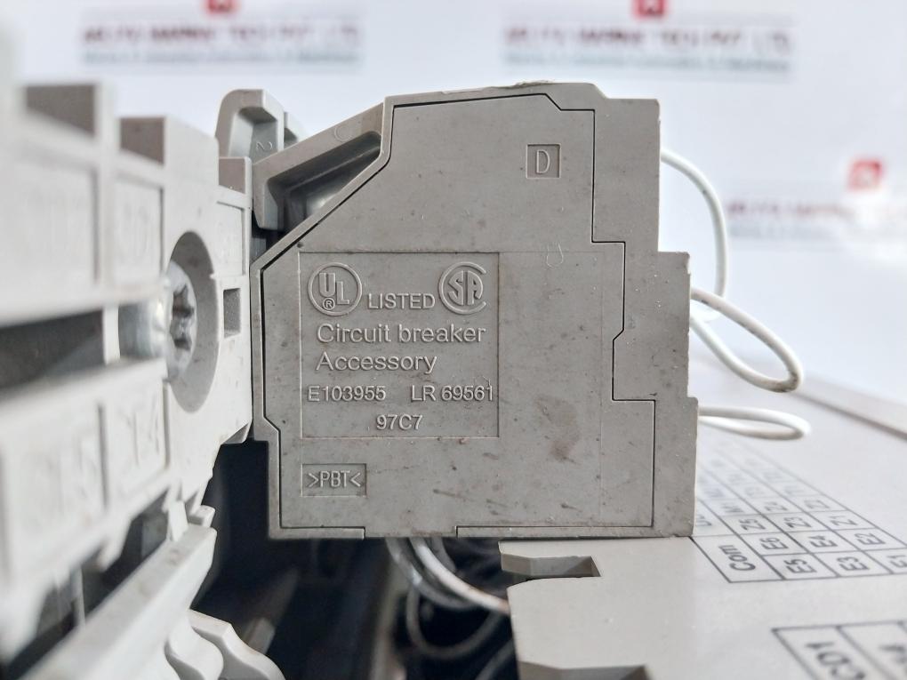 Schneider Electric Nw32 H1 3P Masterpact Circuit Breaker Trip Unit 1000V 12Kv